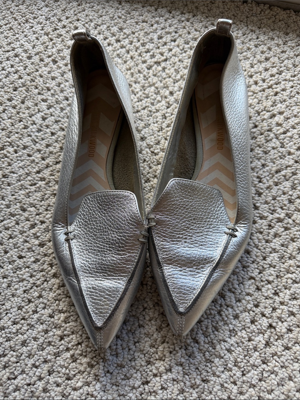 Nicholas Kirkwood Silver Pointed-Toe Leather Flats